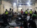 Polsek Asemrowo Bersama Linmas Gelar Operasi Jam Malam & Penertiban Masker
