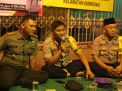 Wakapolres Tanjung Perak Berikan Himbauan Kamtibmas di Acara Cangkrukan Polsek Asemrowo
