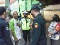 Polsek Asemrowo Lakukan Operasi Penertiban Masker di Jalan Asem Raya