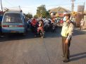 Antisipasi Kepulangan Karyawan, Polsek Asemrowo Atur Lalu Lintas Sore
