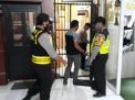 Polsek Asemrowo Laksanakan Pengecekan Rutin, Pantau Kesehatan Tahanan