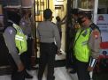 Cegah Penyelundupan Barang Terlarang, Polsek Asemrowo Rutin Lakukan Pengecekan Tahanan