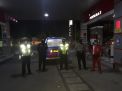 Polsek Asemrowo Gelar Patroli Malam di SPBU, Antisipasi Kerawanan
