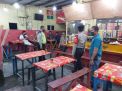 Personil Polsek Krembangan Lakukan Patroli Malam di Cafe, Tertibkan Pengunjung Tanpa Masker
