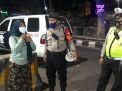 Polsek Semampir Lakukan Penertiban Masker di Wisata Religi Ampel