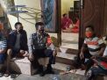 Babinkamtibmas Asemrowo Sambang Pemukiman, Sampaikan Pesan Waspada Orang Tak Dikenal