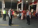 Polsek Semampir Gelar Patroli Malam di SPBU, Sampaikan Himbauan Waspada Uang Palsu