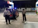 Polsek Asemrowo Gelar Patroli Malam di SPBU, Sampaikan Pesan Waspada Kriminalitas