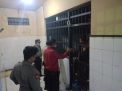Polsek Kenjeran Lakukan Pengecekan Rutin Ruang Tahanan Antisipasi Barang-Barang Terlarang