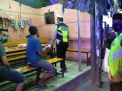 Polsek Krembangan Laksanakan Operasi Pemberlakuan Jam Malam, Datangi Beberapa Warkop