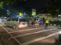 Polsek Pabean Cantikan Gelar Operasi Penertiban Masker di Jalan Stasiun Kota Malam Hari
