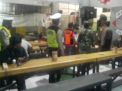 Kapolsek Asemrowo Pimpin Langsung Pelaksanaan Operasi Jam Malam & Penertiban Masker di Warung-Warung
