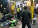 Tekan Penyebaran Covid-19, Polsek Asemrowo Gencar Lakukan Operasi Jam Malam Diikuti Penertiban Masker di Warung-Warung