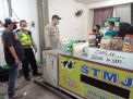 Polsek Krembangan Gelar Operasi Jam Malam, Sasar Warung & Kios di Jalan Gresik Gadukan