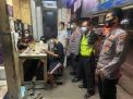 Polsek Krembangan Sasar Warung-Warung di Jalan Tambak Asri & Jalan Demak Dalam Rangka Operasi Jam Malam