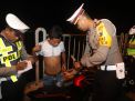 Wakapolres Tanjung Perak Pimpin Operasi Cipkon di Jembatan Suramadu