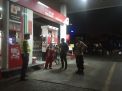 Personil Polsek Pabean Cantikan Gelar Patroli Malam di SPBU, Antisipasi Kriminalitas 3C