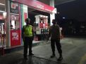 Polsek Pabean Cantikan Gelar Patroli Malam di SPBU, Titip Pesan Waspada Uang Palsu