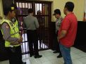 Polsek Pabean Cantikan Antisipasi Tahanan Sakit Melalui Pengecekan Rutin