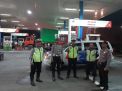 Patroli Malam di SPBU, Polsek Asemrowo Sampaikan Himbauan Waspada Kriminalitas