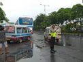 Polsek Asemrowo Gelar Pengaturan Pagi Bantu Keberangkatan Pekerja