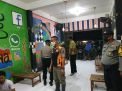 Terapkan Aturan PSBB, Polsek Semampir Bubarkan Pengunjung Warkop