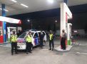 Polsek Asemorowo Gelar Patroli Malam di SPBU, Sampaikan Himbauan Waspada 3C
