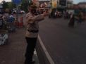 Polsek Semampir Gelar Pengaturan Pagi, Bantu Keberangkatan Pekerja