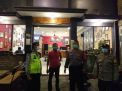 Polsek Krembangan Bersama Koramil Lakukan Operasi Pemberlakuan Jam Malam di Warkop-Warkop