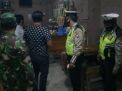 Polsek Asemrowo Bersama Linmas & Koramil Gencar Operasi Pemberlakuan Jam Malam Untuk Tekan Penyebaran Covid-19