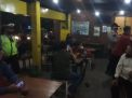 Polsek Asemrowo Gelar Operasi Jam Malam Diikuti Penertiban Masker Dengan Menyasar Warung-Warung