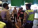 Kapolsek Asemrowo Pimpin Operasi Penertiban Masker