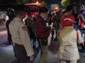Disiplinkan Masyarakat Pakai Masker, Polsek Krembangan & Satpol PP Lakukan Operasi Penertiban