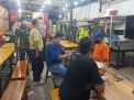 Polsek Krembangan Bersama Koramil Gelar Razia Masker di Warkop & Pertokoan