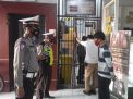 Polsek Asemrowo Cek Rutin Ruang Tahanan, Antisipasi Barang Terlarang