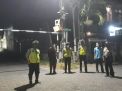 Polsek Asemrowo Gelar Patroli Malam di Pemukiman, Titip Pesan Waspada Orang Tak Dikenal
