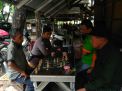 Babinkamtibmas Sukolilo Baru Sambang Tomas, Titip Pesan Jaga Kerukunan