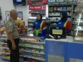 Antisipasi 3 C, Personil Polsek Asemrowo Rutin Patroli Mini Market