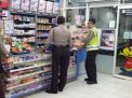 Polsek Asemrowo Gelar Patroli Malam Antisipasi 3C di Mini Market