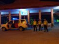 Personil Polsek Kenjeran Patroli Gudang Logistik di Kantor Kecamatan Bulak