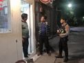 Satsabhara Polres Tanjung Perak Gelar Patroli Pemukiman, Titip Pesan Waspada Orang Tak Dikenal