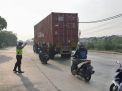 Satlantas Polres Tanjung Perak Gelar Pengaturan Pagi, Berikan Pelayanan Kepada Pekerja & Anak Sekolah