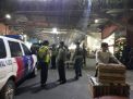Polsek Asemrowo Patroli Malam di Pasar Buah Tanjungsari, Titip Pesan Waspada Orang Tak Dikenal