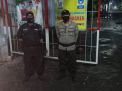 Polsek Kenjeran Gelar Patroli Malam di Pemukiman, Titip Pesan Waspada Orang Tak Dikenal