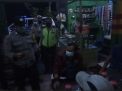 Polsek Asemrowo Gelar Operasi Jam Malam & Penertiban Masker di Warkop-Warkop Untuk Tekan Penyebaran Covid-19