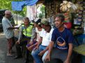 Polsek Asemrow Sampaikan Pesan Tidak Buang Sampah di Selokan