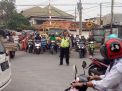 Unit Lantas Polsek Asemrowo Atur Lalu Lintas Sore, Bantu Kepulangan Pekerja