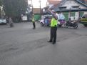 Unit Lantas Polsek Pabean Cantikan Bantu Kepulangan Pekerja Melalui Pengaturan Sore