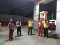 Polsek Asemrowo Gelar Patroli Malam di SPBU, Sampaikan Pesan Waspada Uang Palsu