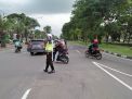 Anggota Satlantas Polres Tanjung Perak Lakukan Pengaturan Rutin Cegah Macet